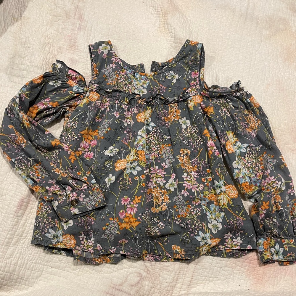 Jak & peppar cold shoulder long sleeve shirt size 7
